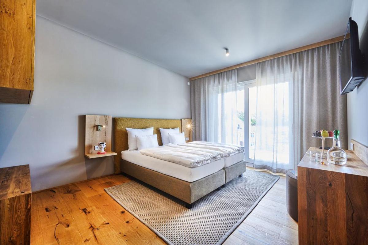Hotel Der Einrichter Straubing Esterno foto